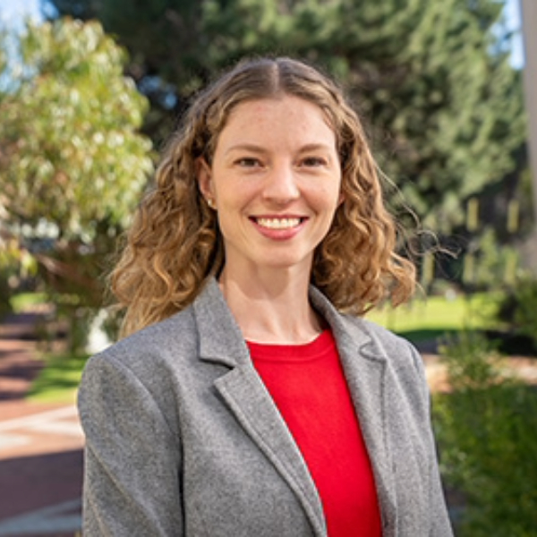 Dr Bruna Tessarin