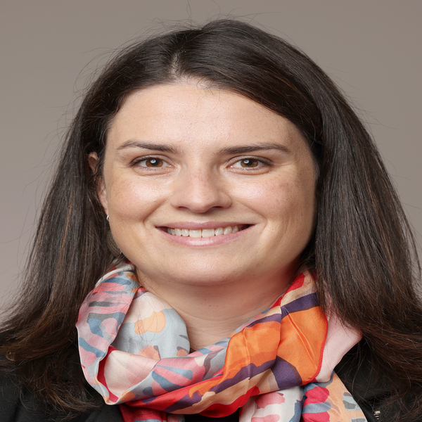 Dr Lorenn Ruster